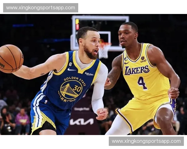 本赛季NBA三分占比持续走高 魔球理论再现升级版本 本赛季NBA三分占比持续走高 魔球理论再现升级版本